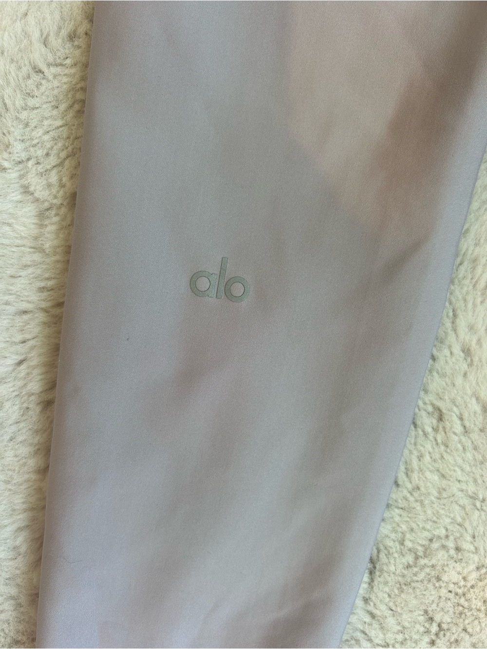 ALO Yoga small Lavender High-Waist Leggings with minor mark on leg - Picture 3 of 5